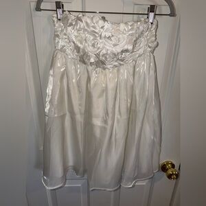 Elegant White Strapless Mini Dress